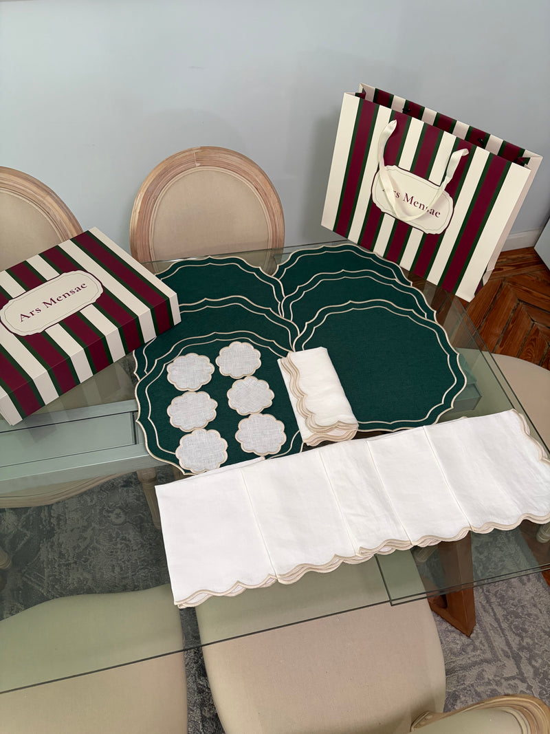 Caja regalo Ars Mensae con pack Navidad mesa para 6 – individuales verde oscuro y lino