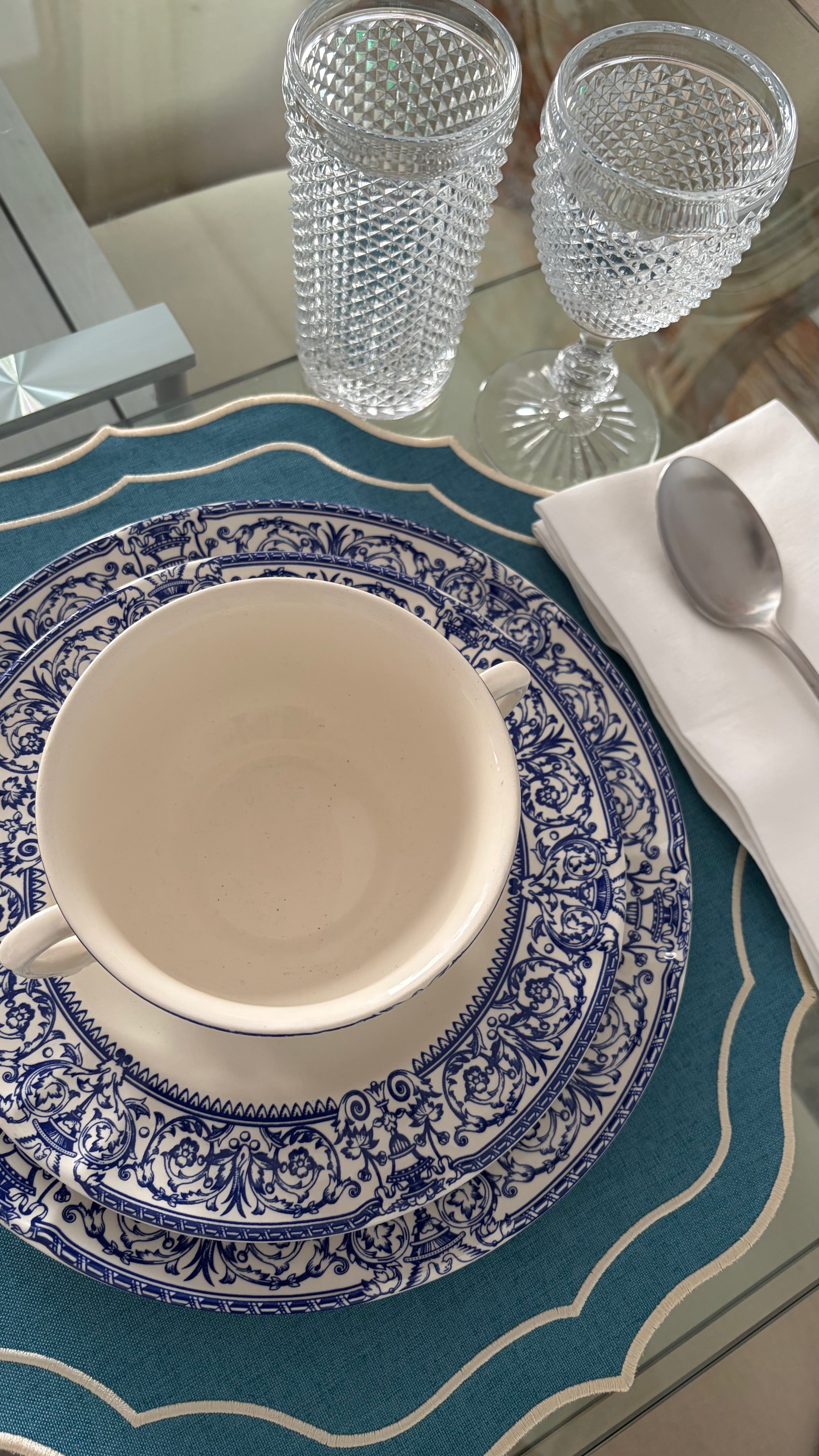 Individual Livia azul – detalle textura lino y poliéster premium